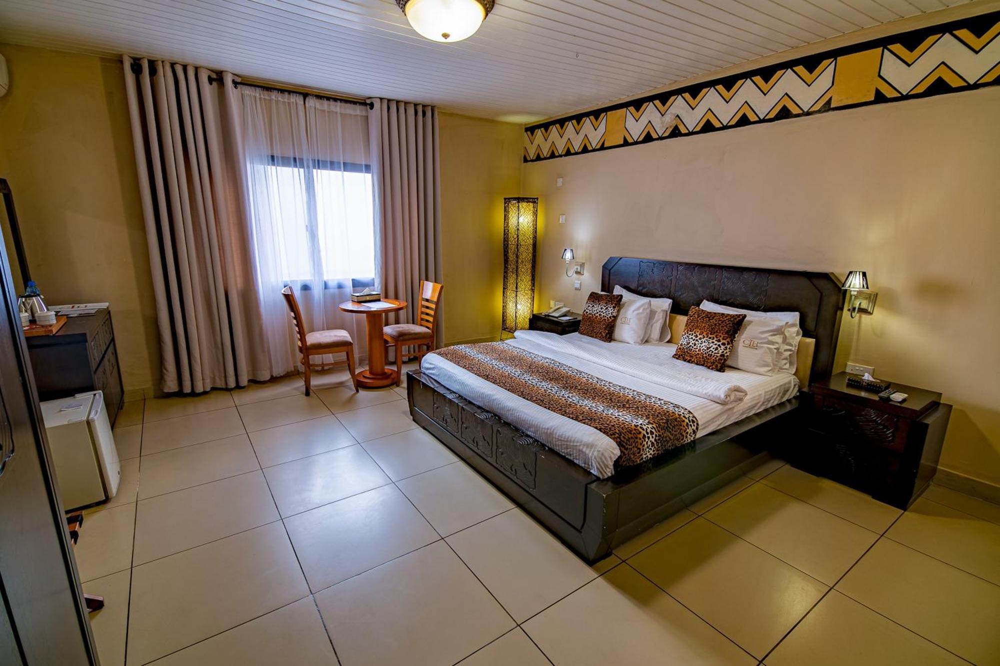 The Country Lodge Hotel Freetown Eksteriør billede