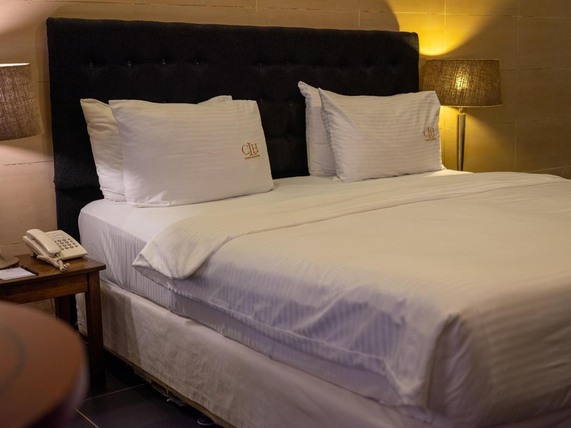 The Country Lodge Hotel Freetown Eksteriør billede