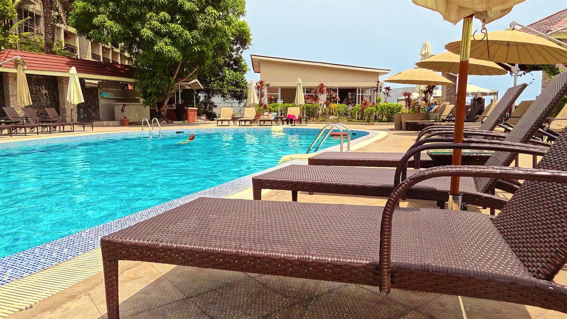 The Country Lodge Hotel Freetown Eksteriør billede